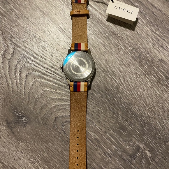 Authentic Gucci watch brand new with box and receipt - Picture 6 of 8